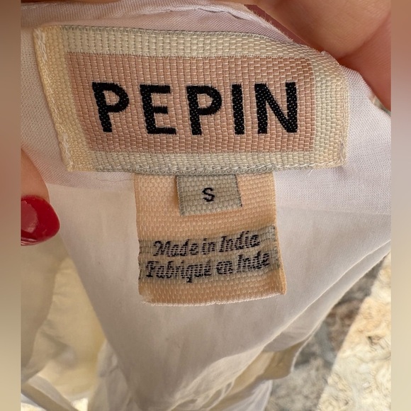 Anthropologie Pepin Cream Embroidered blue red Shirt
Size S preloved 💯 cotton - Picture 9 of 11